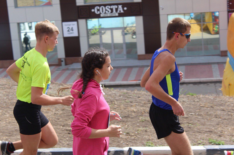 Студентка 1 курса-участница марафона к 425 летию Саратова Фото 4