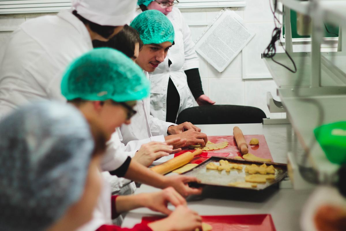 Студенты и преподаватели СГАУ имени Вавилова встречают учащихся подшефных школ "Словами о хлебе" Фото 4