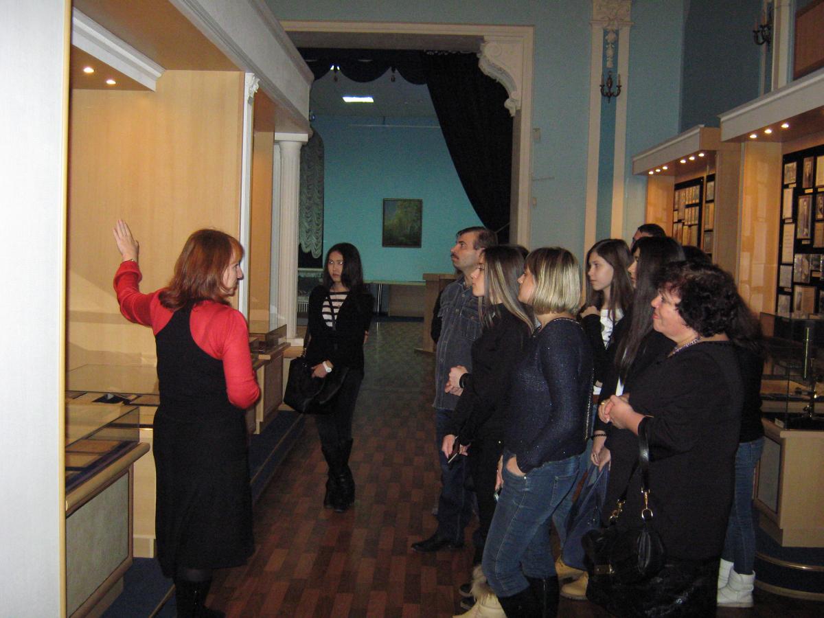 Посещение музея истории учениками экономической школы «Елизавета» МОУ «СОШ № 82» Фото 2