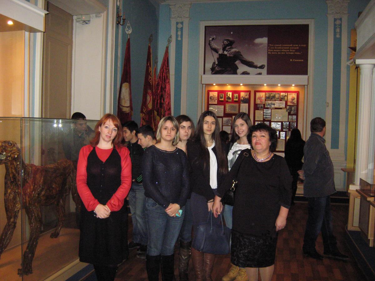 Посещение музея истории учениками экономической школы «Елизавета» МОУ «СОШ № 82»