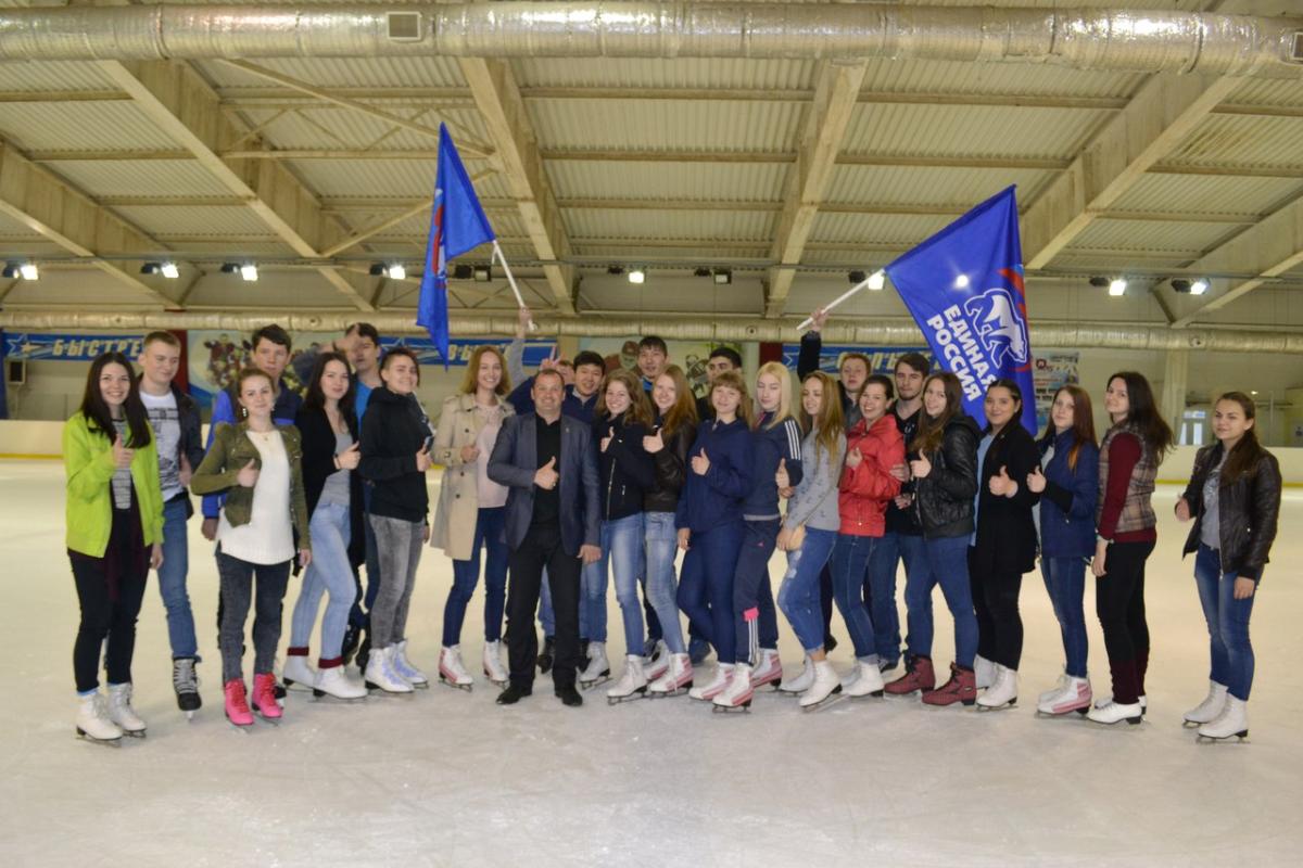 Студенты СГАУ и ФТК покатались на коньках Фото 11