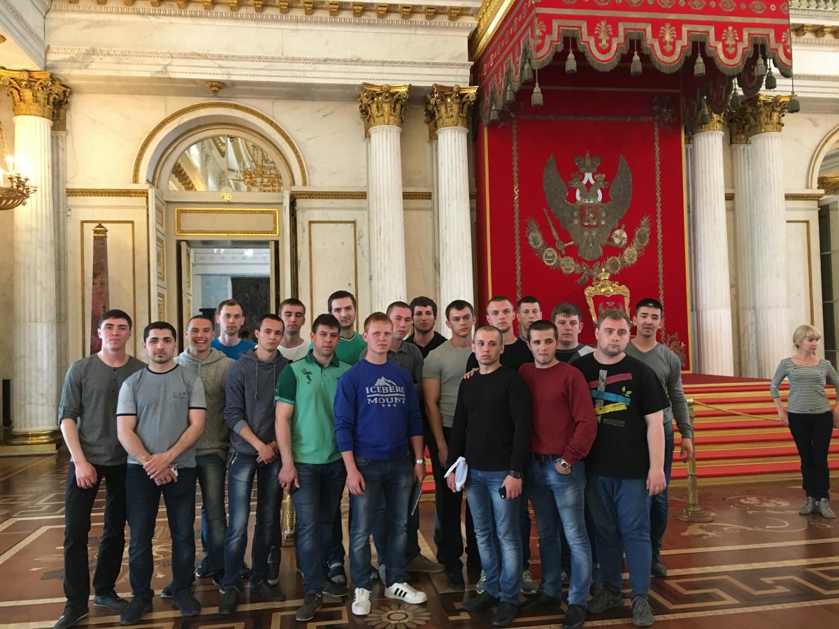 Праздник Победы студенты лучшей группы университета встретили в городе-герое Санкт-Петербург Фото 5