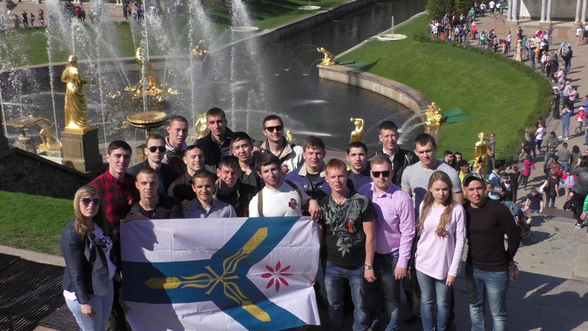 Праздник Победы студенты лучшей группы университета встретили в городе-герое Санкт-Петербург Фото 9