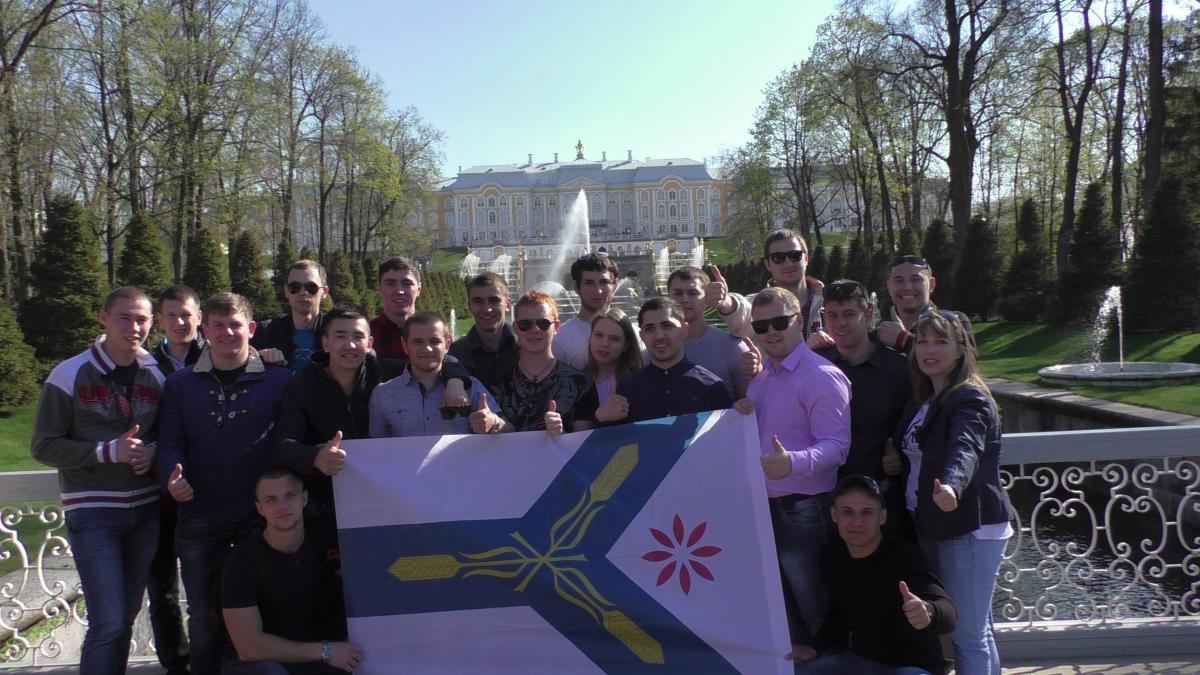 Праздник Победы студенты лучшей группы университета встретили в городе-герое Санкт-Петербург Фото 10