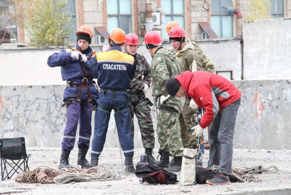 В Саратове прошли областные соревнования среди профессиональных спасателей. Фото 2
