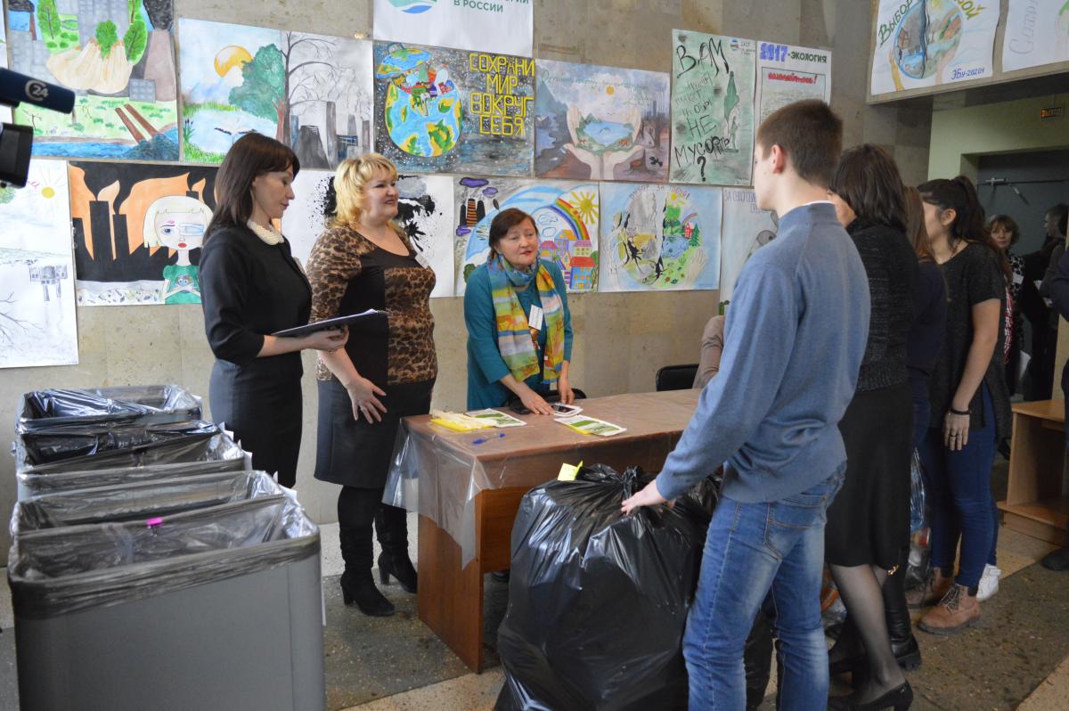 Саратовских студентов учили раздельно собирать отходы Фото 1
