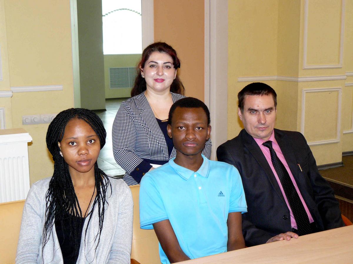 Встреча иностранных слушателей  и студентов из ЮАР с ректором университета Фото 8