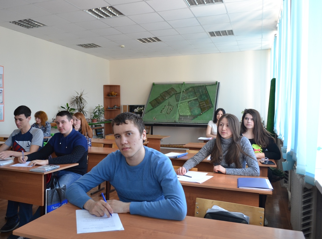 Областная олимпиада по избирательному праву  среди студентов Пугачевского филиала Фото 1