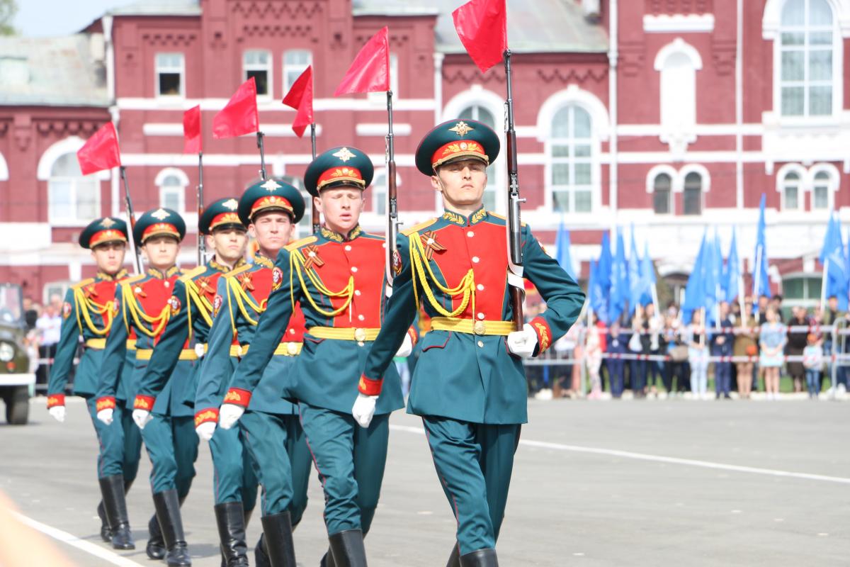 Студенты Саратовского ГАУ приняли участие в параде, посвященному 73й годовщине победы в ВОВ Фото 5