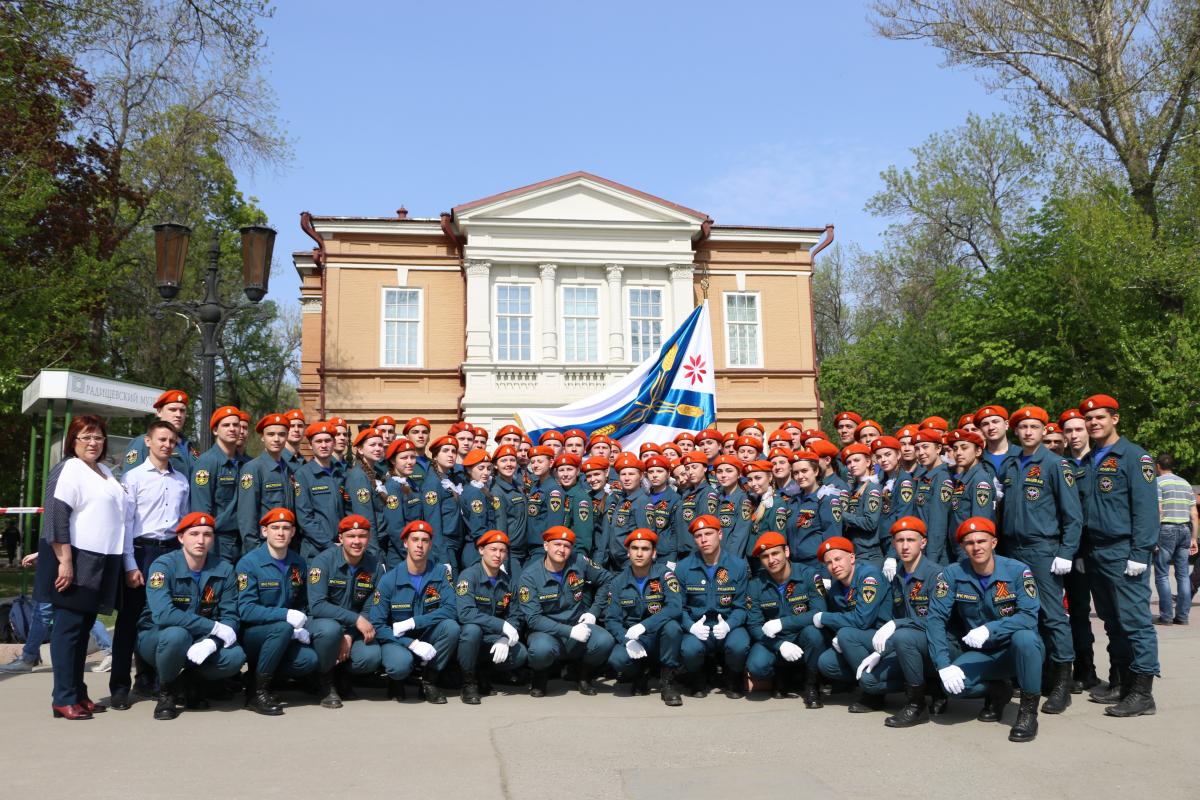 Студенты Саратовского ГАУ приняли участие в параде, посвященному 73й годовщине победы в ВОВ Фото 7