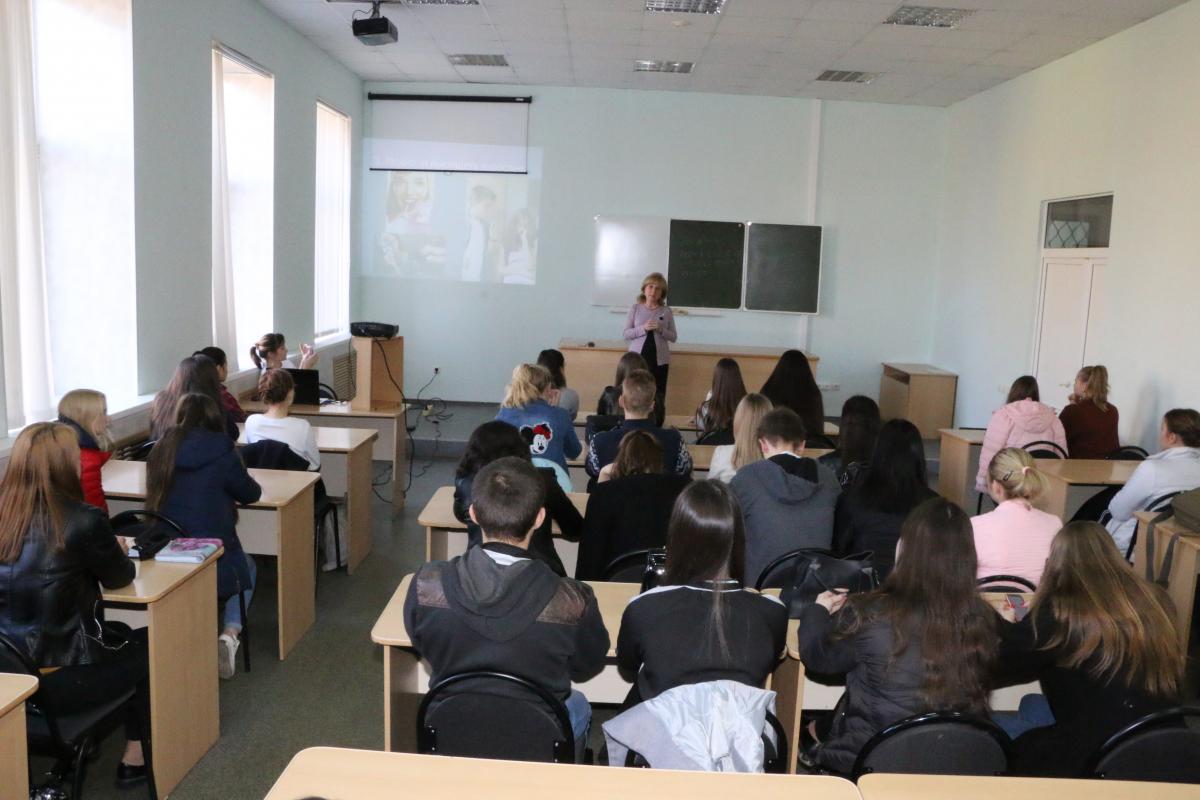 Для студентов СГАУ специалисты областного центра медицинской профилактики провели лекцию о вреде курения Фото 1