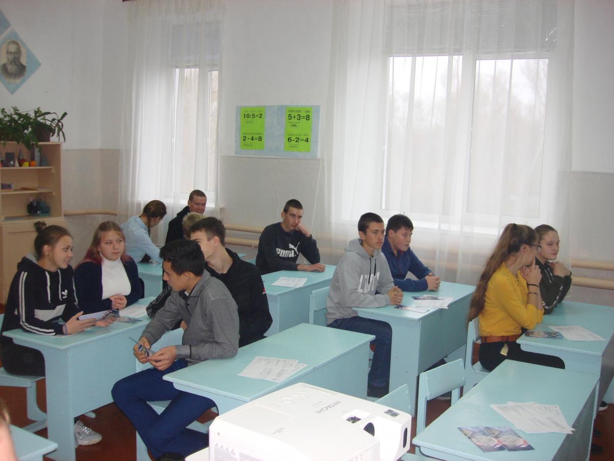 Выездное профориентационное мероприятие в школах Вольского района Саратовской области Фото 1
