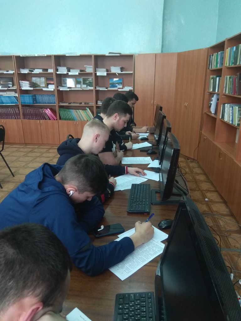 Областная олимпиада по избирательному праву  среди студентов Пугачевского филиала Фото 4