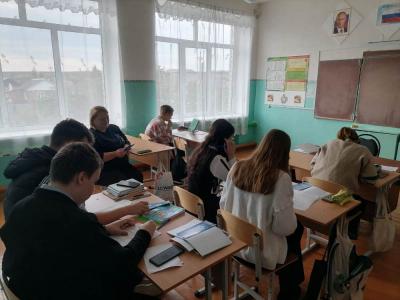 Профориентационная работа с учащимися выпускных классов Лысогорского района