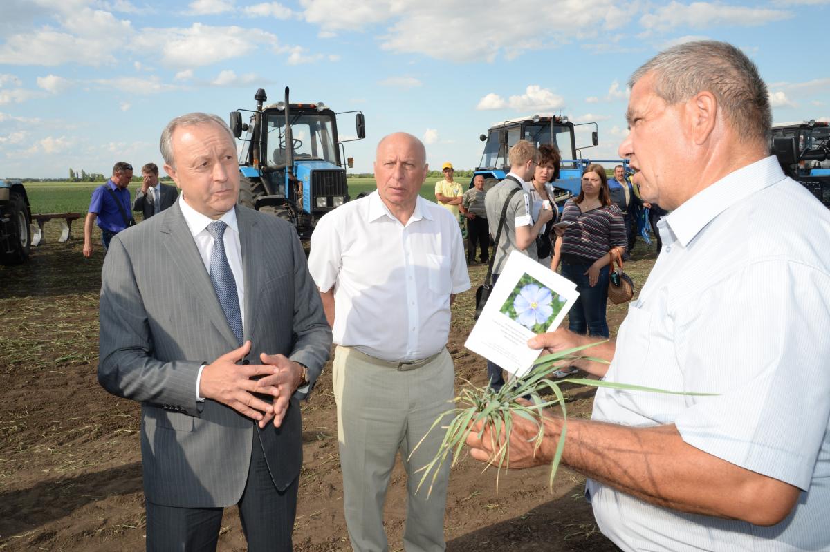 Губернатор побывал в одном из учебных хозяйств Саратовского государственного аграрного университета.