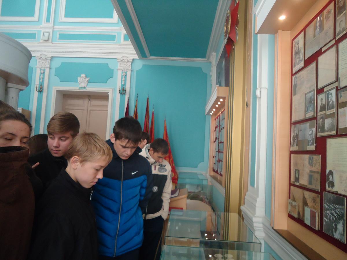Школьники Саратова в музее истории Фото 3