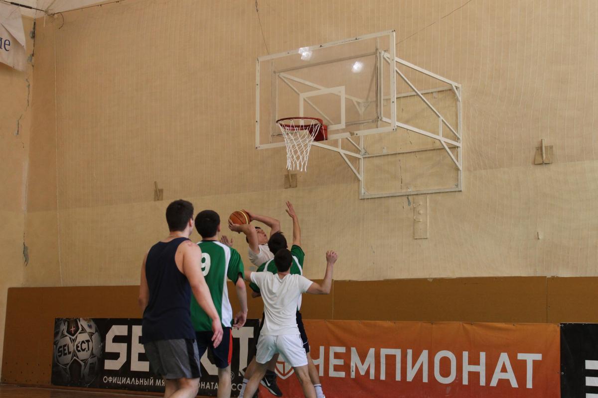 В СГАУ прошли соревнования по баскетболу среди общежитий