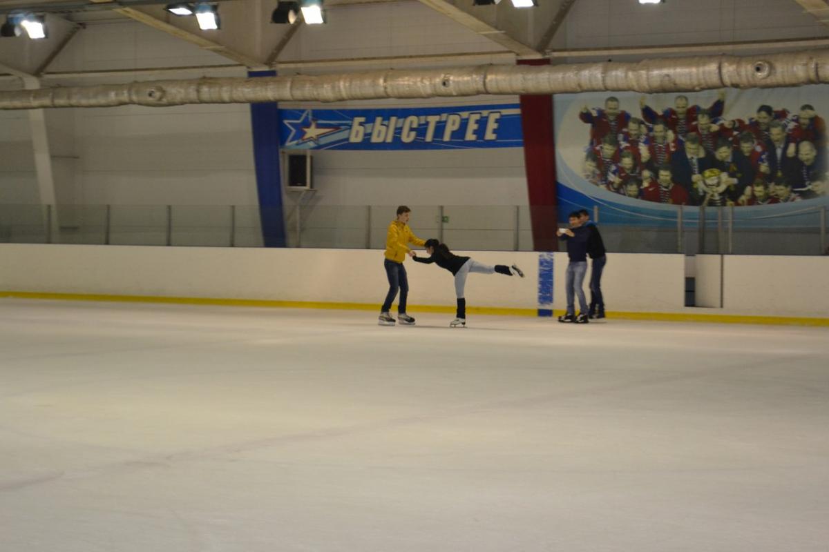 Студенты СГАУ и ФТК покатались на коньках Фото 14