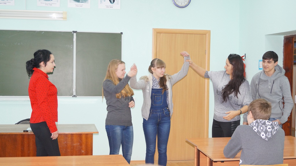 Пугачевские студенты приняли участие в практических занятиях в рамках профилактики наркомании среди молодежи Фото 1