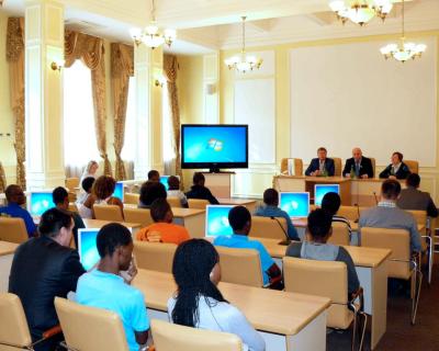Встреча ректора СГАУ и иностранных слушателей подготовительного отделения
