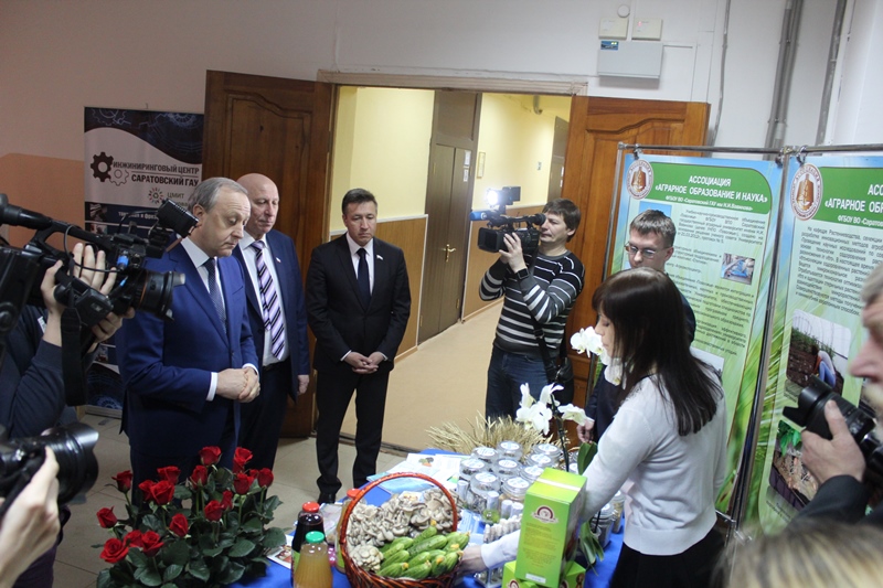 Встреча врио губернатора Валерия Радаева с учеными и студентами СГАУ Фото 2