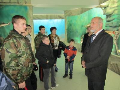 В музее "Рыбы России" экскурсию ведет автор экспонатов Яцкевич И. Ю.