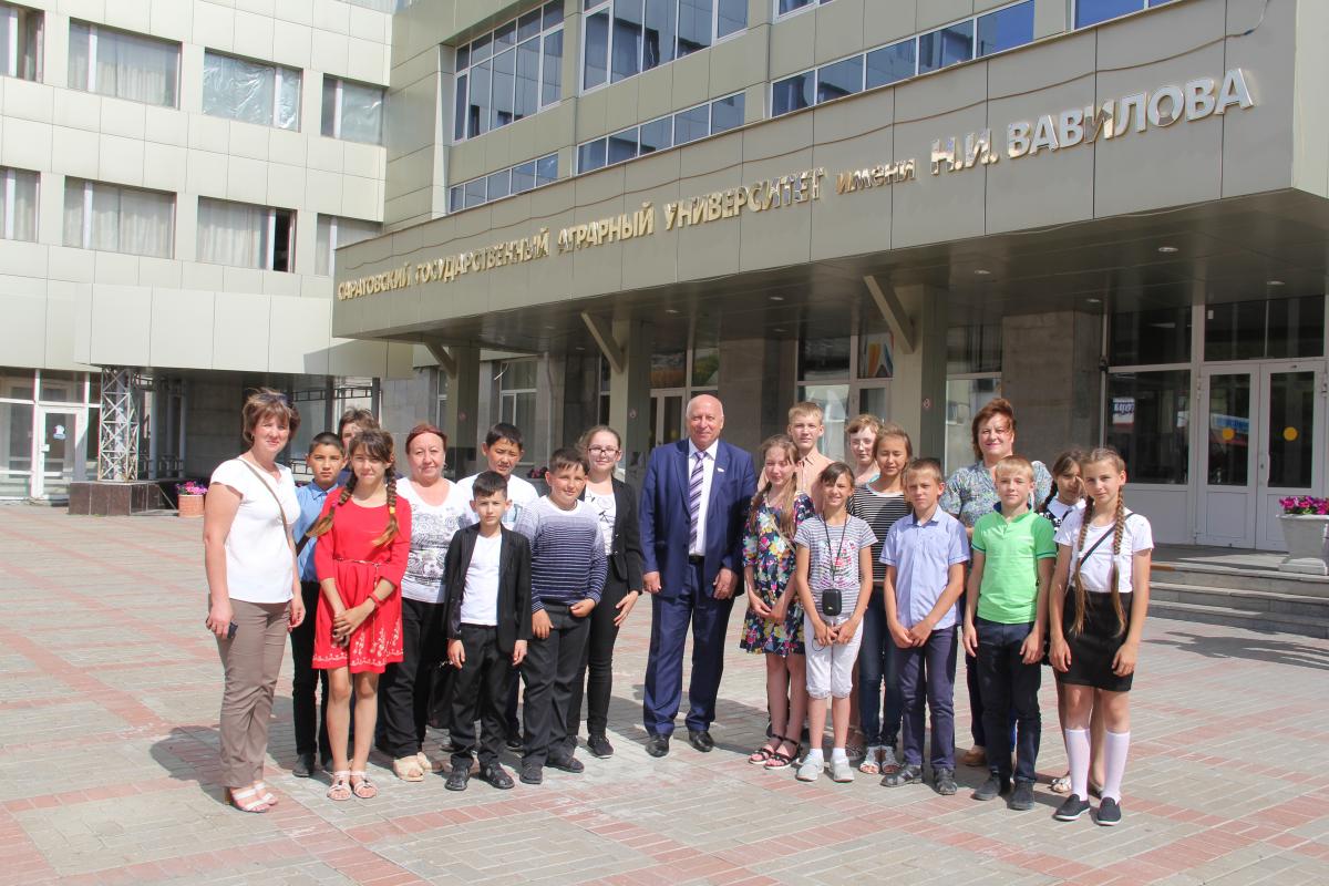 Ректор Саратовского ГАУ встретился со школьниками из области Фото 10