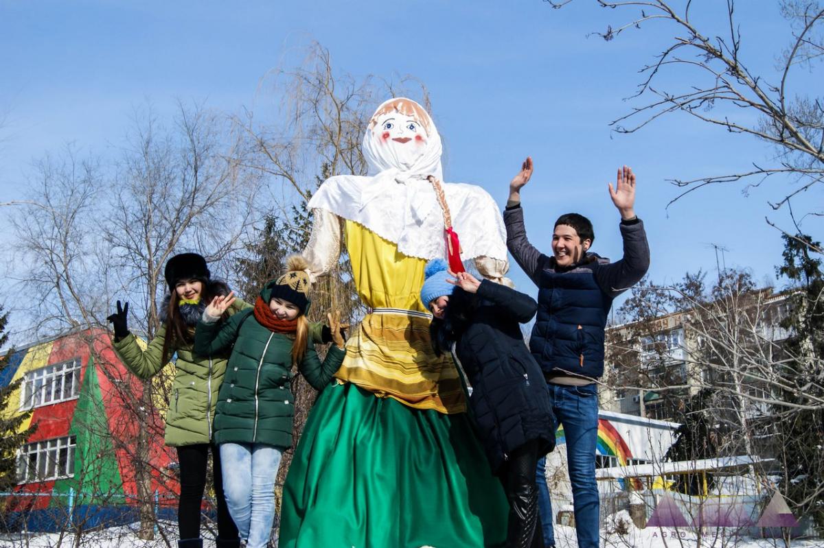 Иностранцы СГАУ на празднике «Широкая Масленица» Фото 7