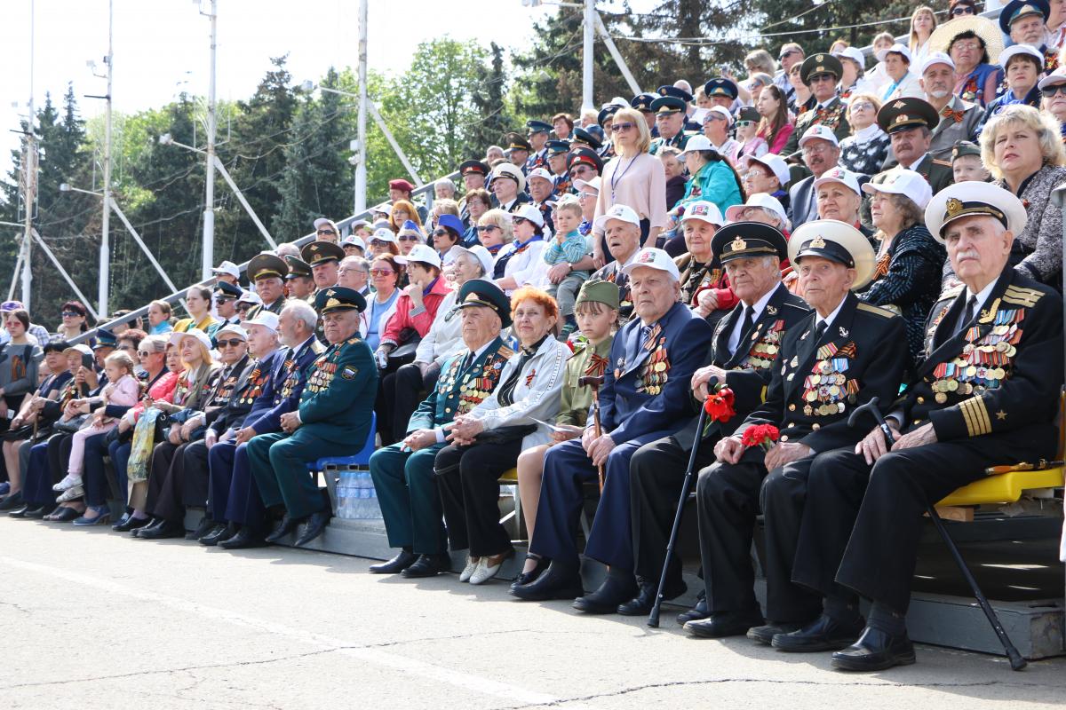 Студенты Саратовского ГАУ приняли участие в параде, посвященному 73й годовщине победы в ВОВ Фото 2