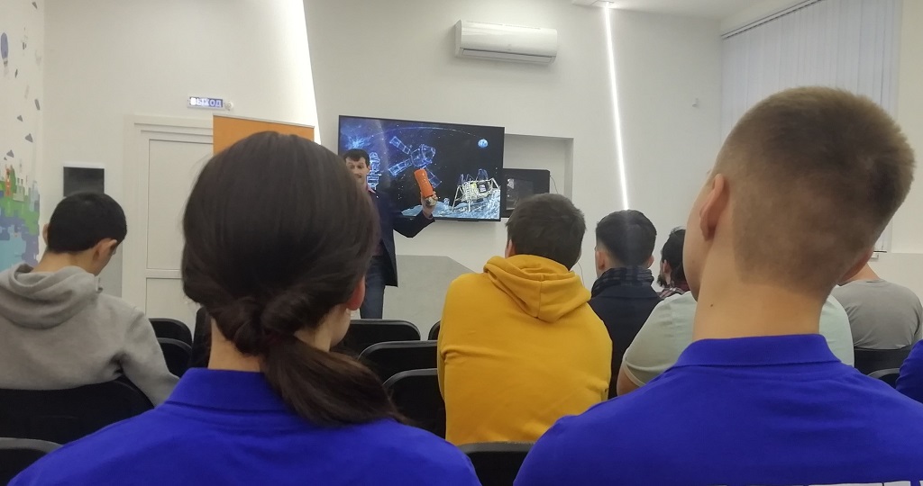 Студенты СГАУ приняли участие в открытой лекции на тему: «Космонавтика XXI века – что мы сейчас делаем в космосе и что планируем в обозримом будущем» Фото 1