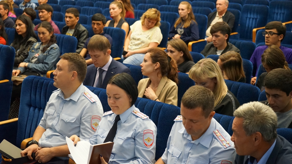 Встреча иностранных студентов с представителями УФМС РФ по Саратовской области Фото 5
