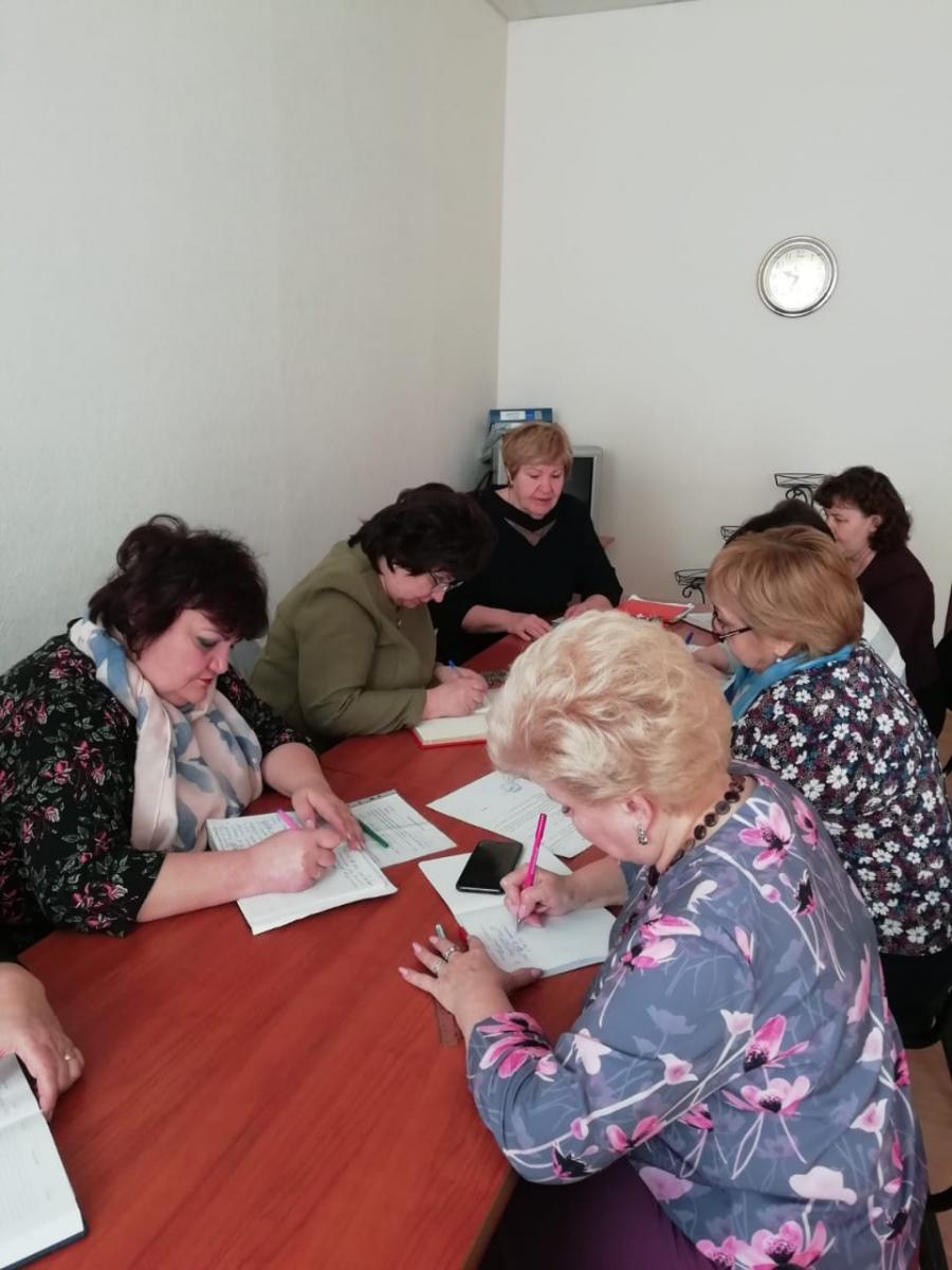 Участие сотрудника ИМС в совещании директоров школ в г. Пугачев Фото 2