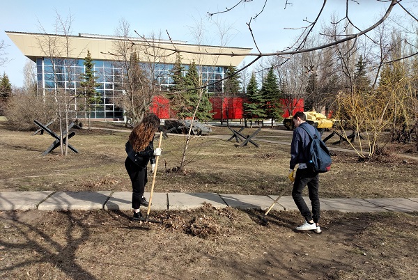Продолжение «Марафона чистоты» в парке Победы Фото 4