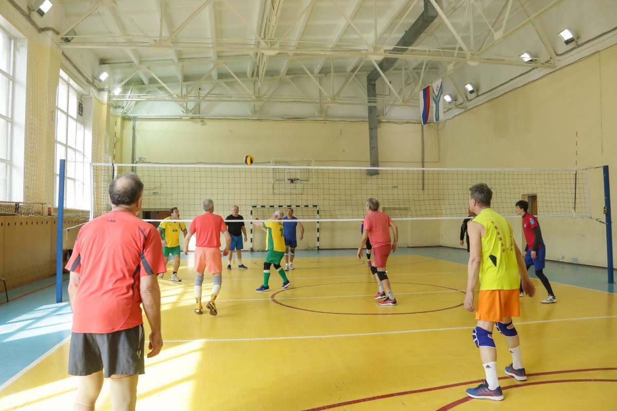 Товарищеская встреча по волейболу среди ППС и сотрудников Фото 1