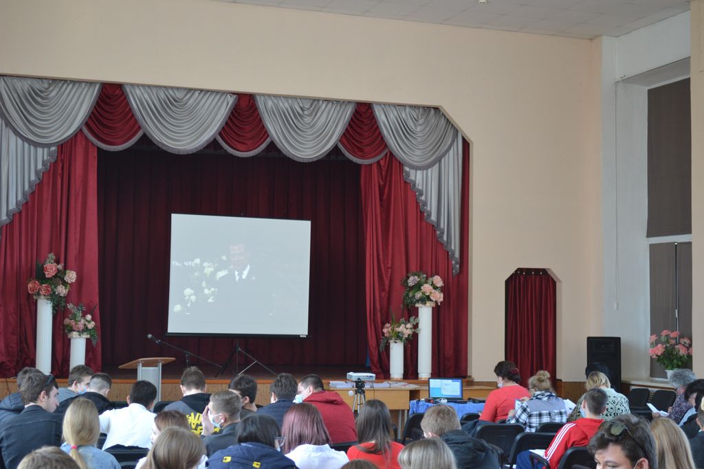 Обучающиеся и преподаватели Пугачевского филиала приняли участие в Международной просветительско-патриотической акции  «Диктант Победы». Фото 2