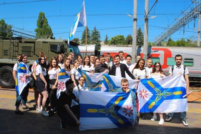 Студенты СГАУ встретили патриотический поезд