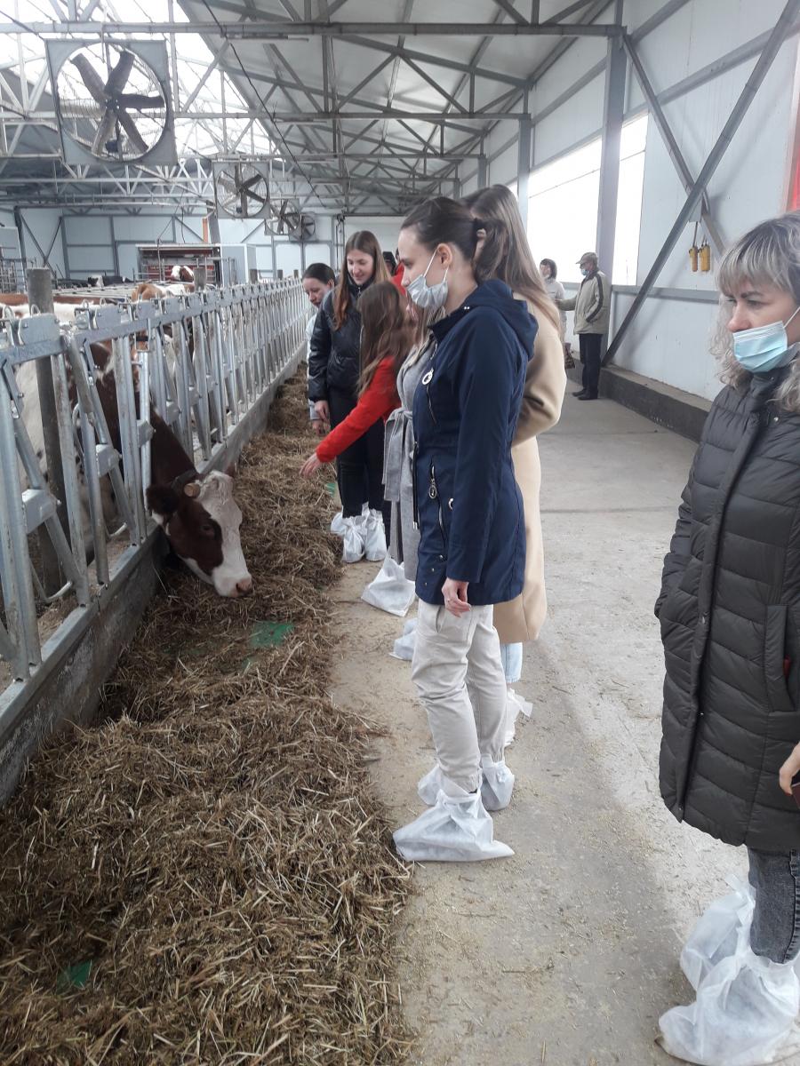 Обучающиеся СГАУ посетили роботизированную ферму Фото 3