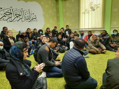 Слушатели подготовительного отделения ИМС в Исламском культурном центре