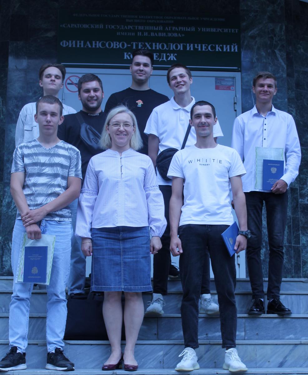 Выпускникам ФТК СГАУ торжественно вручили дипломы Фото 13