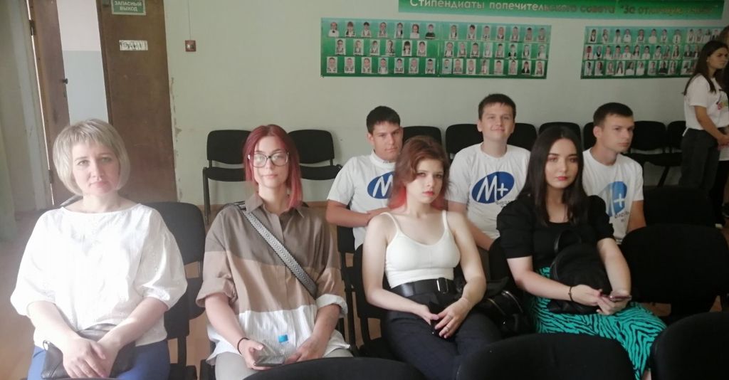 Встреча руководителей регионального клуба "Мы вместе"  с волонтерскими отрядами города Пугачева Фото 2