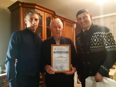 Поздравление ветеранов электрофака с 90-летним юбилеем СИМСХ
